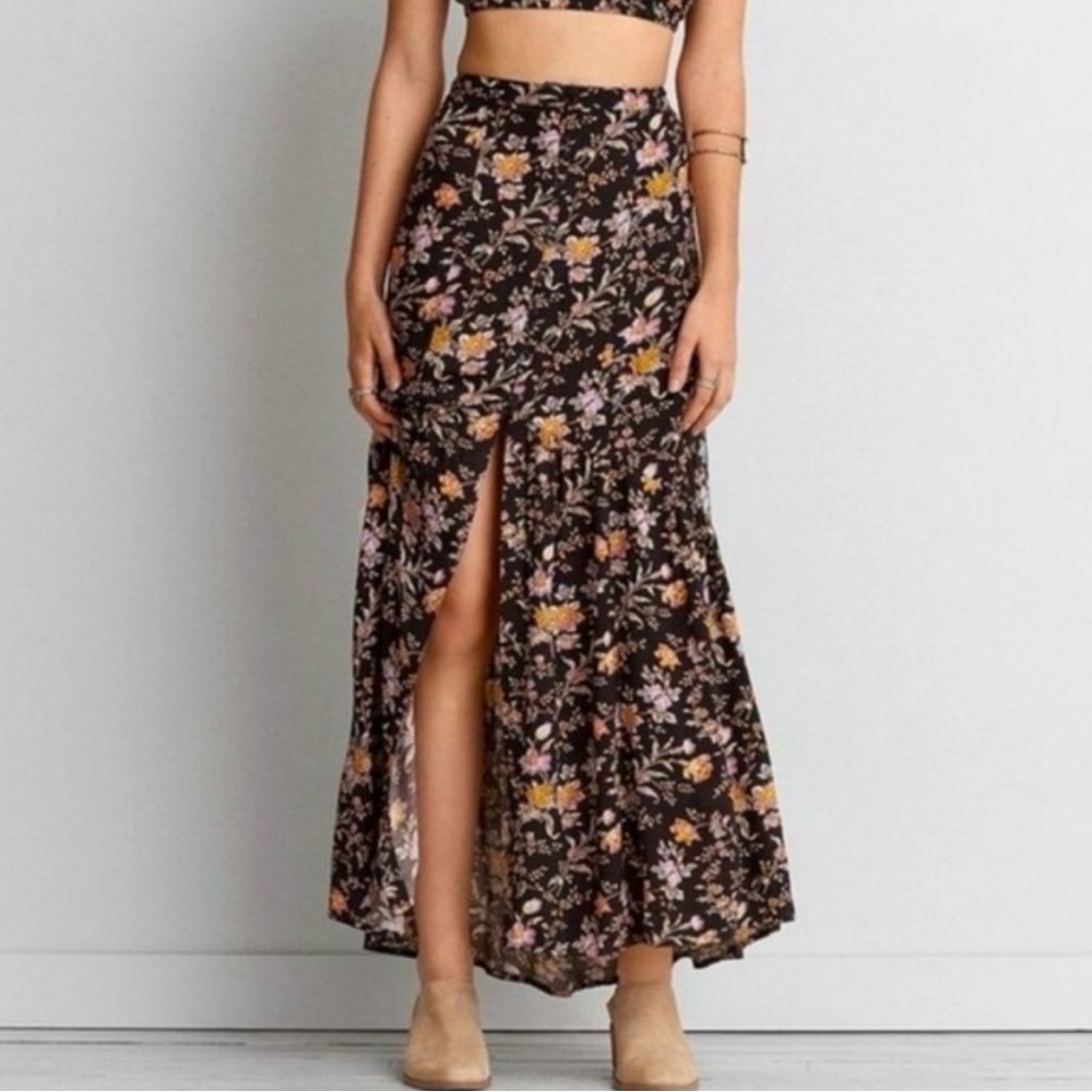 American Eagle Floral Front Slit Button Front Maxi Skirt